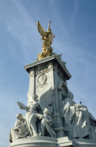 Monumento a Victoria, progettato da Sir Aston Webb da Thomas Brock